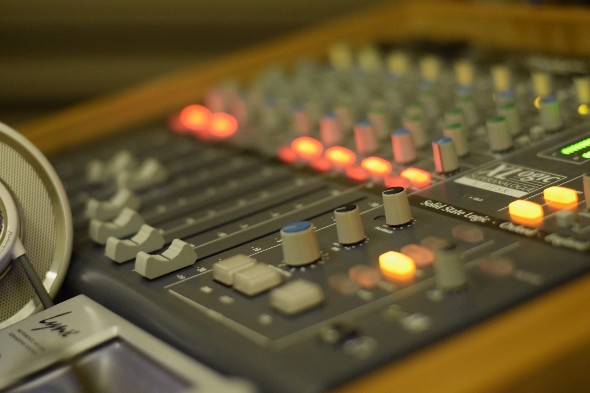 SSL X-Desk, Lynx Hilo, AKG 702